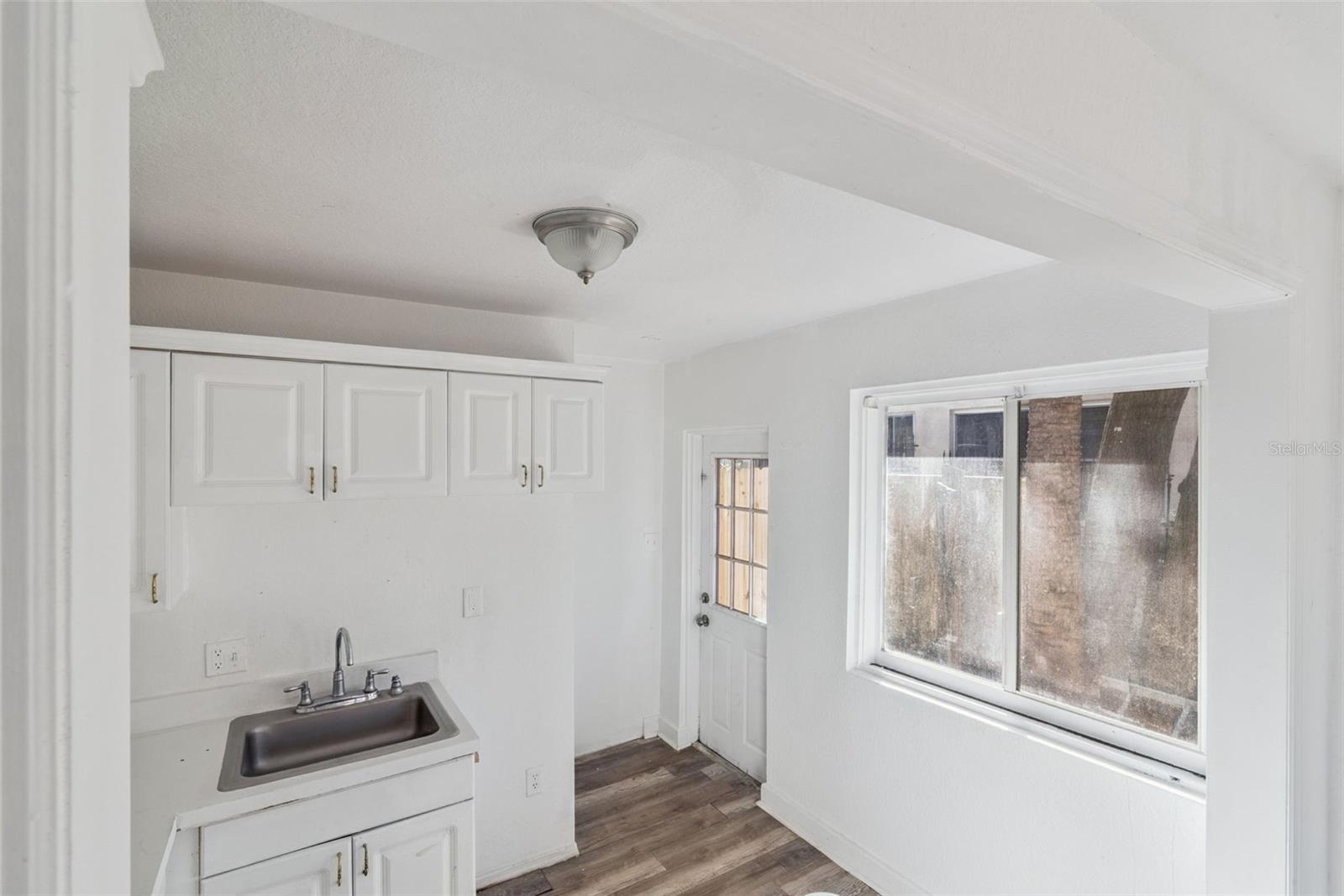 Image 7 of 36 For 1015 Ohio Avenue