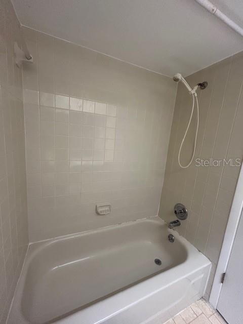 Image 15 of 21 For 564 Albany Place