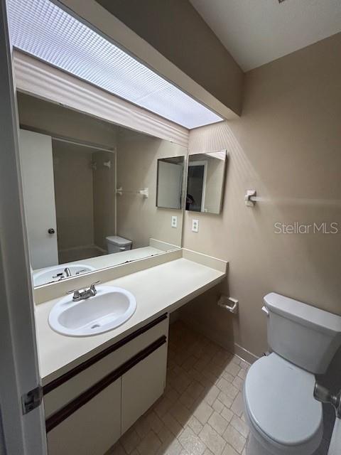 Image 16 of 21 For 564 Albany Place