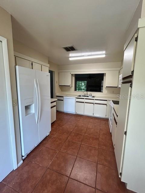 Image 4 of 21 For 564 Albany Place