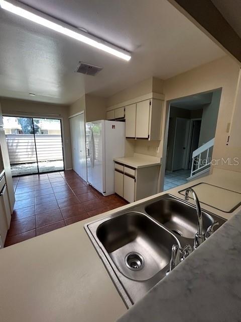 Image 5 of 21 For 564 Albany Place