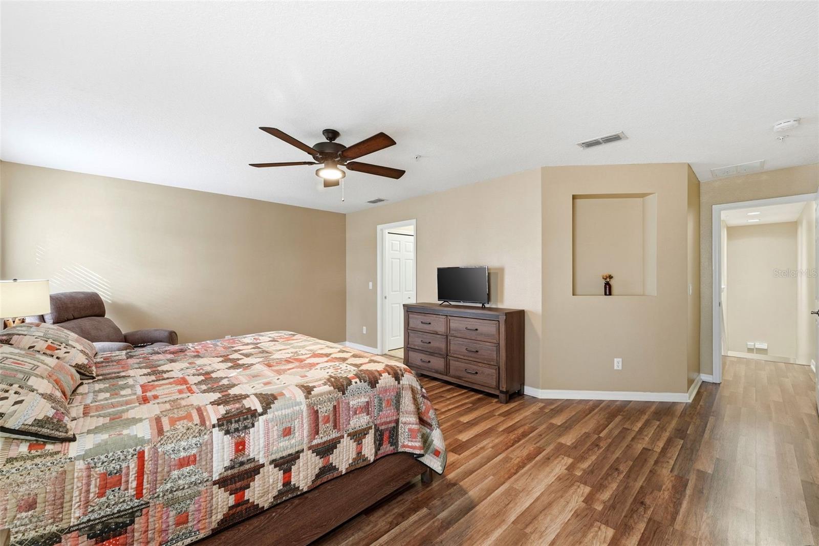 Image 24 of 33 For 1812 Sunset Palm Drive