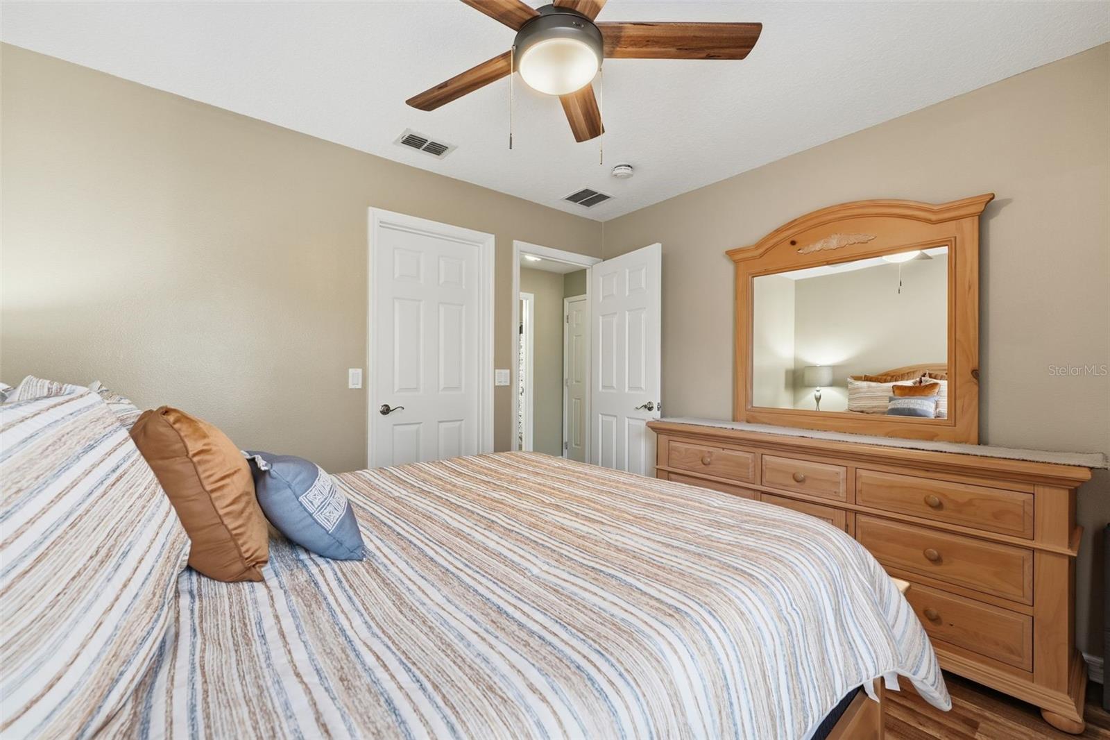 Image 28 of 33 For 1812 Sunset Palm Drive