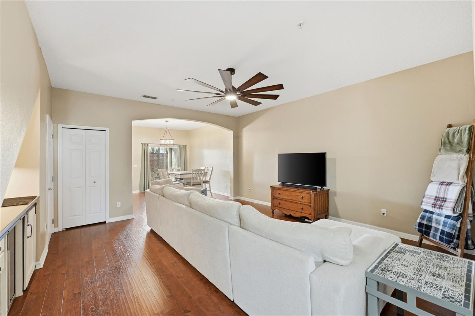 Image 8 of 33 For 1812 Sunset Palm Drive