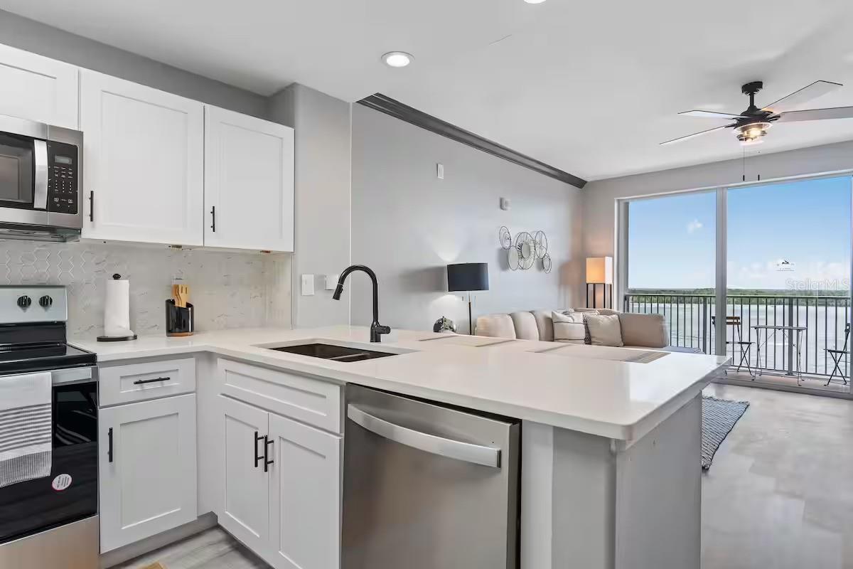 Image 9 of 28 For 13415 Blue Heron Beach Drive 706