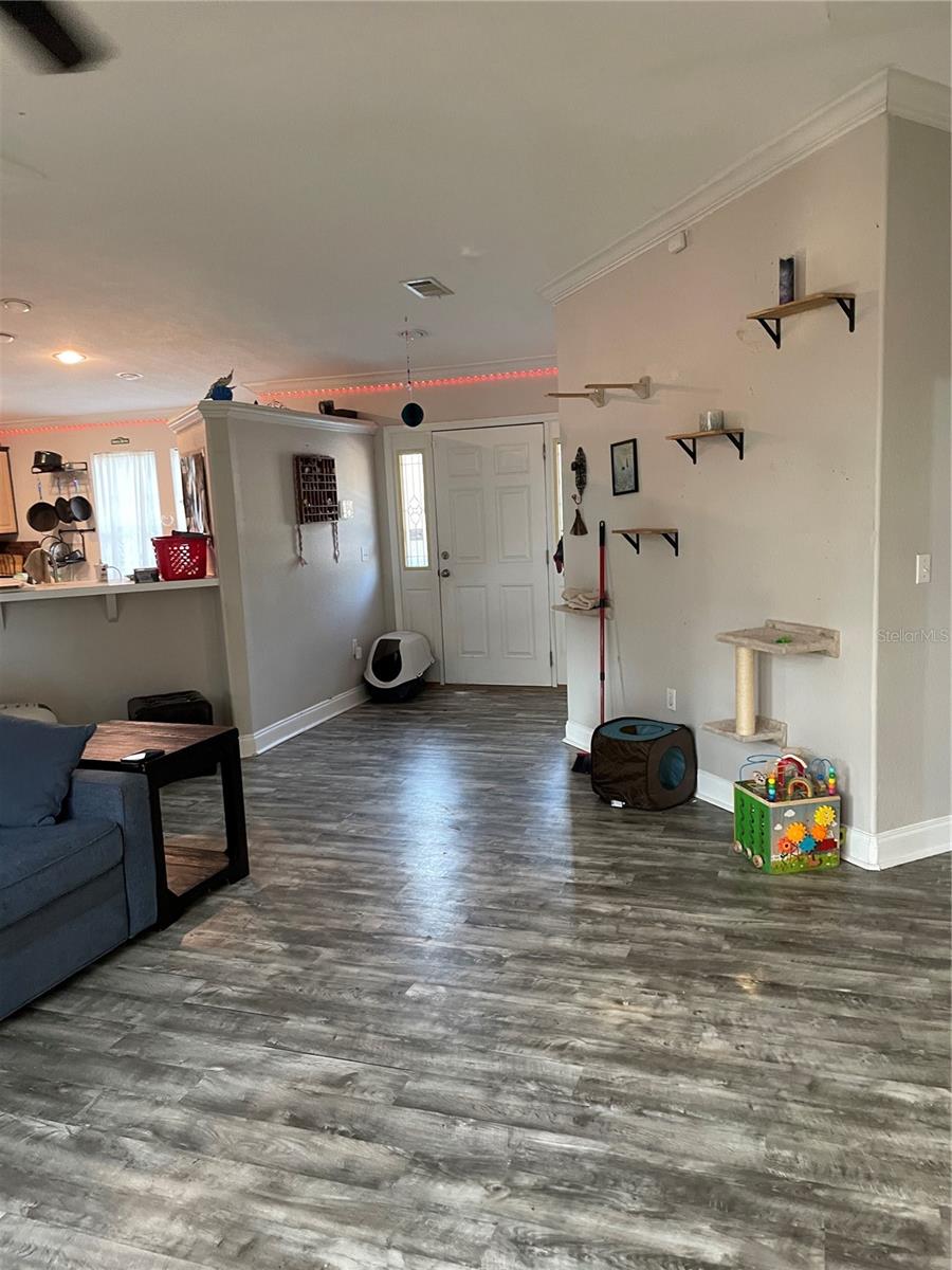 Image 6 of 12 For 10050 130th Street