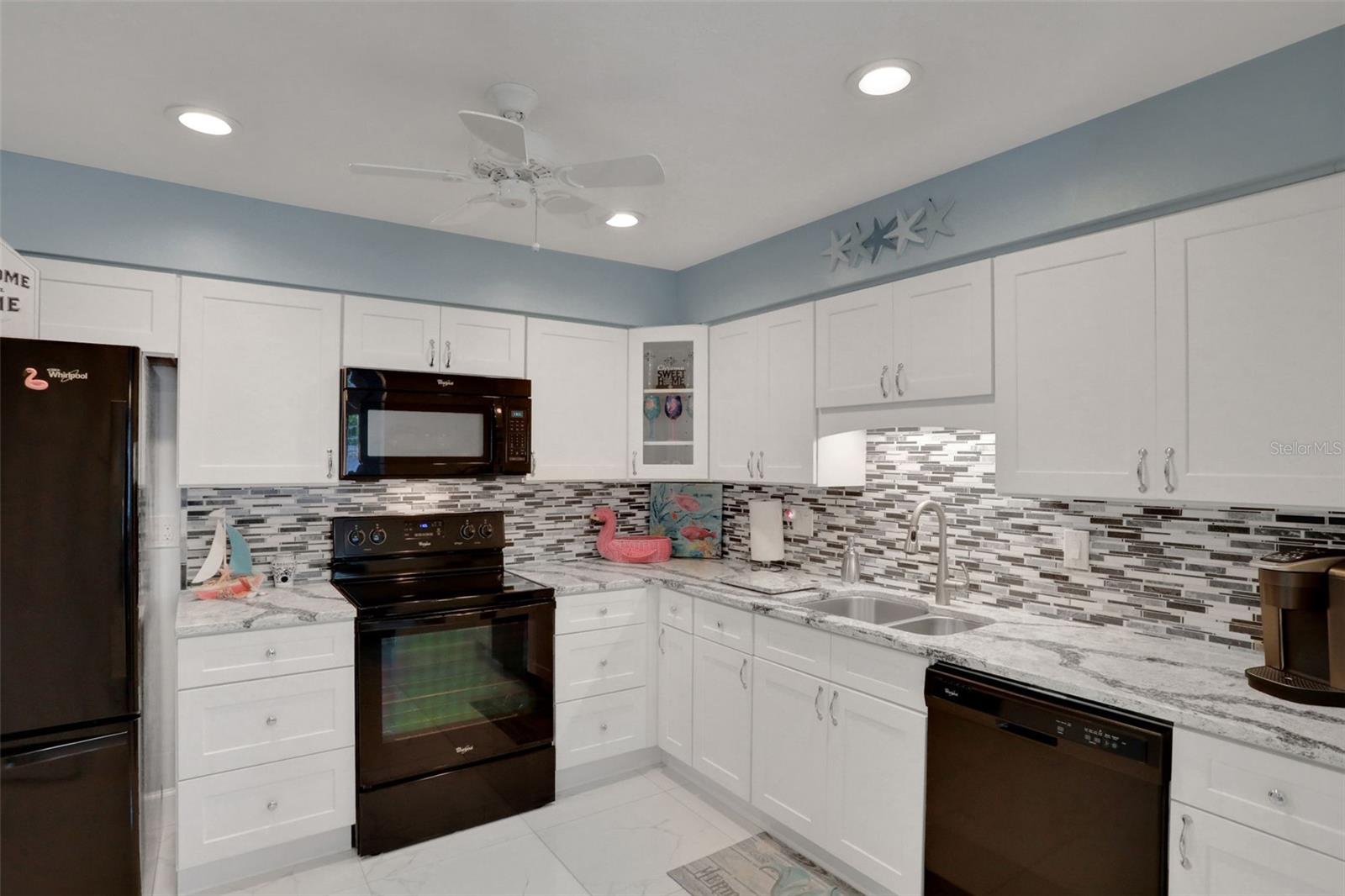 Image 16 of 49 For 33 Sea Haven Drive