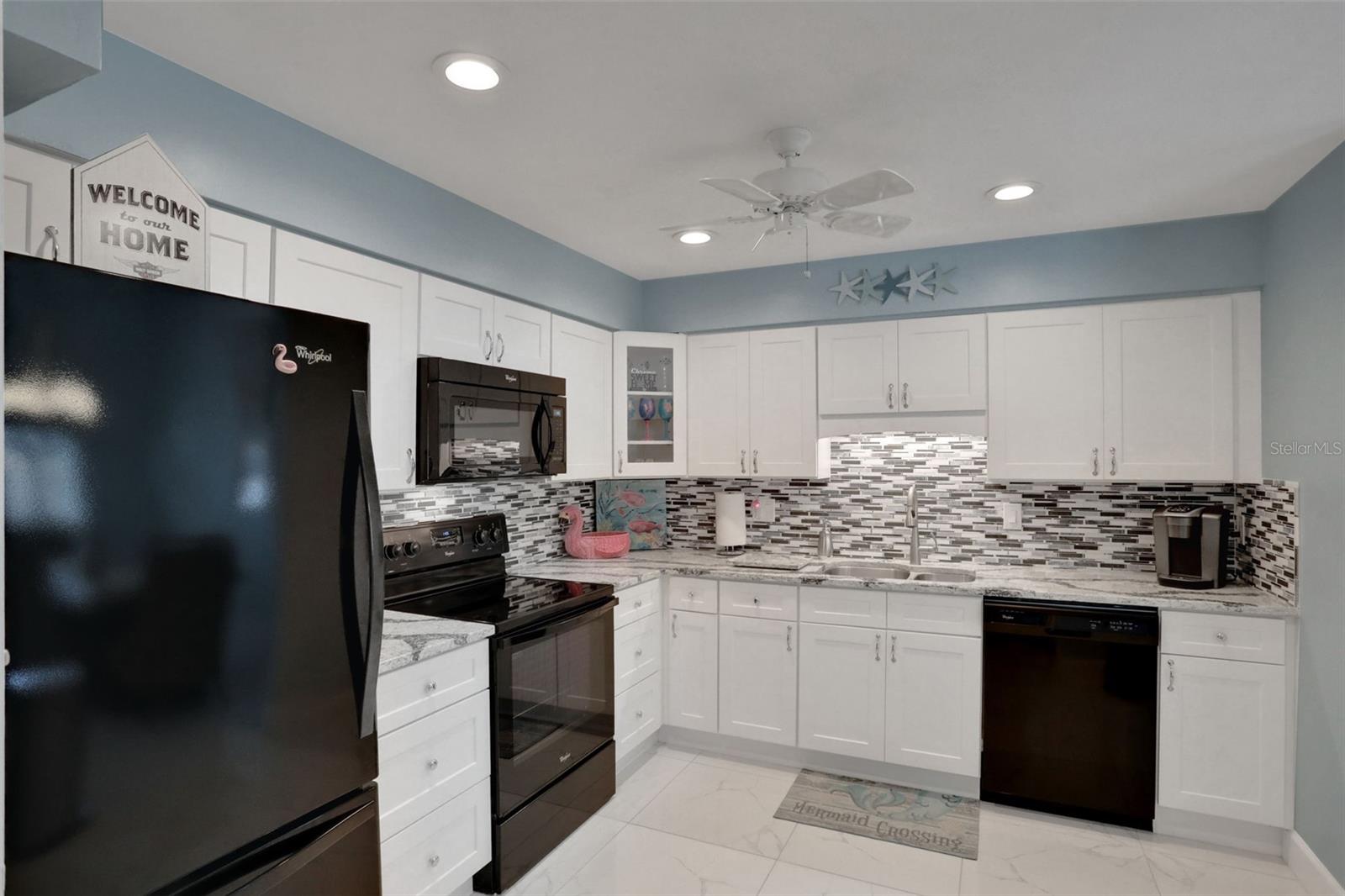 Image 18 of 49 For 33 Sea Haven Drive