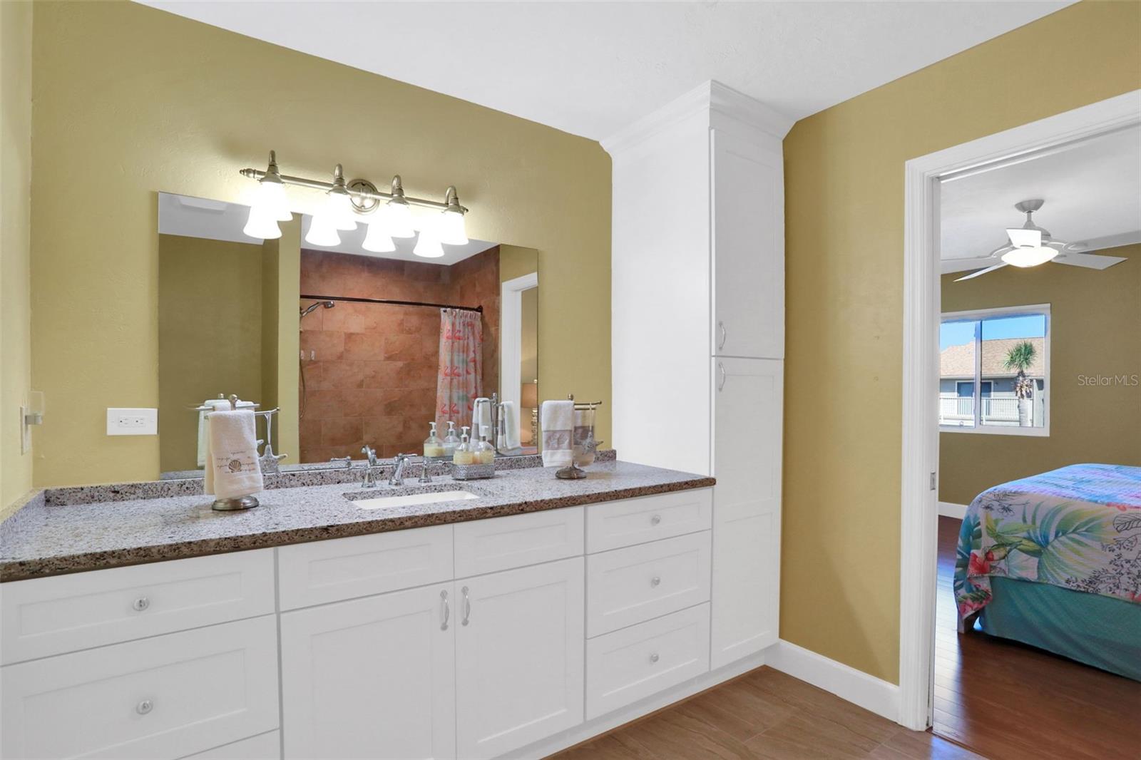 Image 24 of 49 For 33 Sea Haven Drive