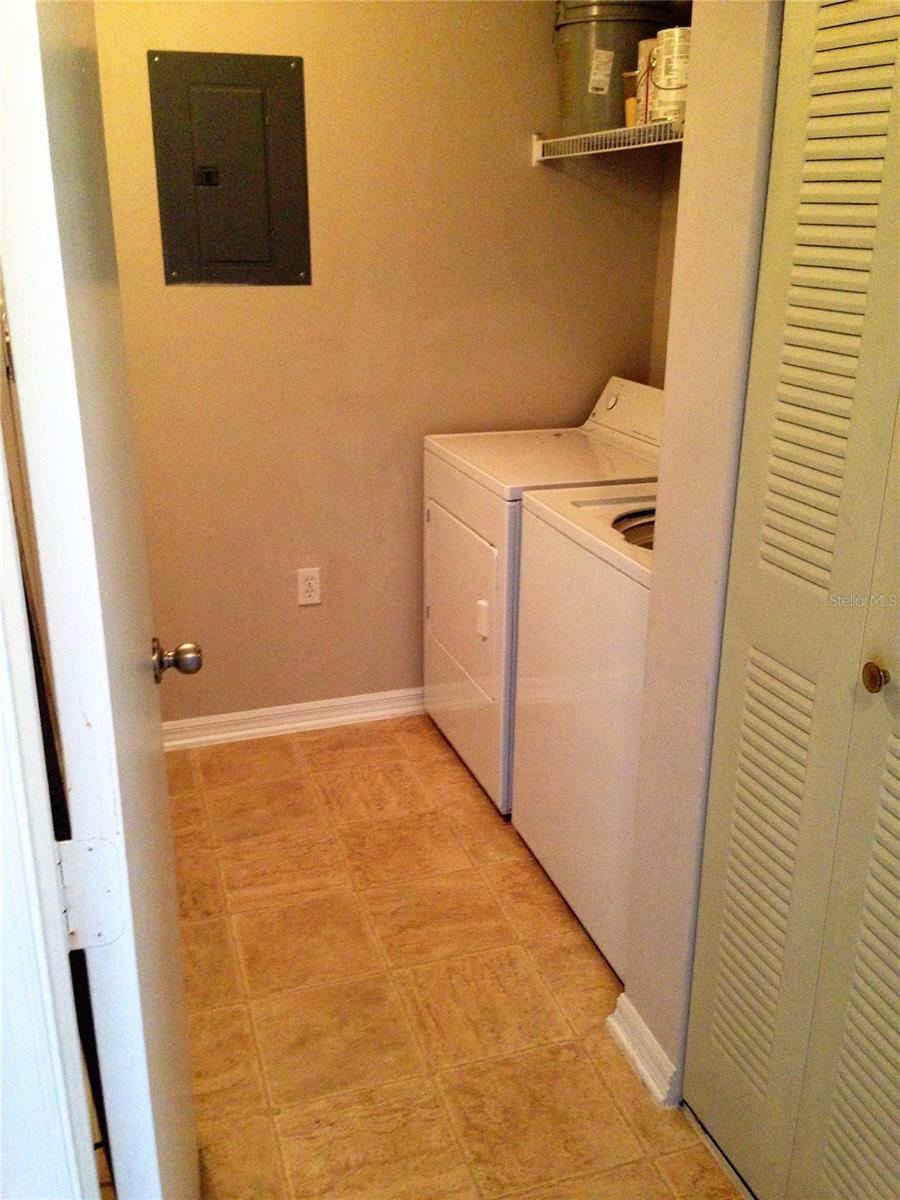 Image 4 of 18 For 5506 Metrowest Boulevard 301