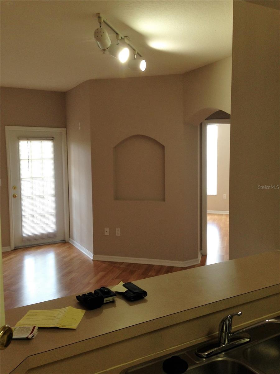 Image 8 of 18 For 5506 Metrowest Boulevard 301