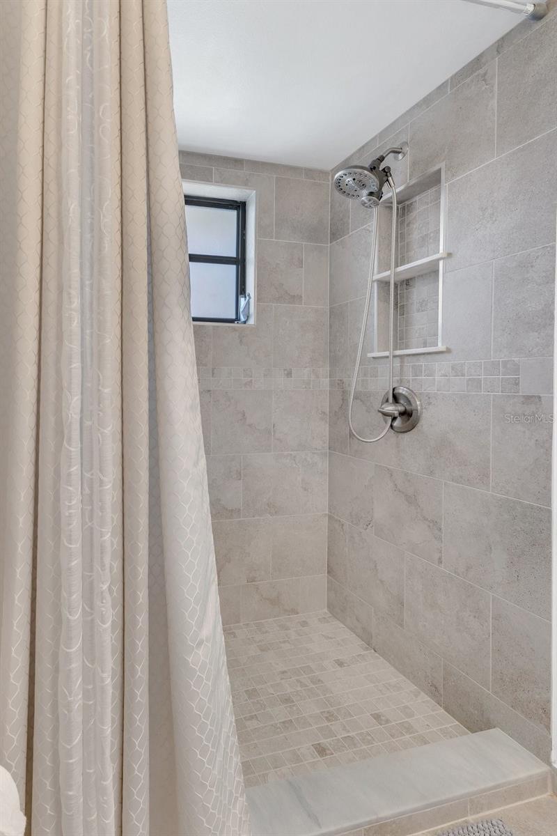 Image 15 of 36 For 56 Silver Falls Circle