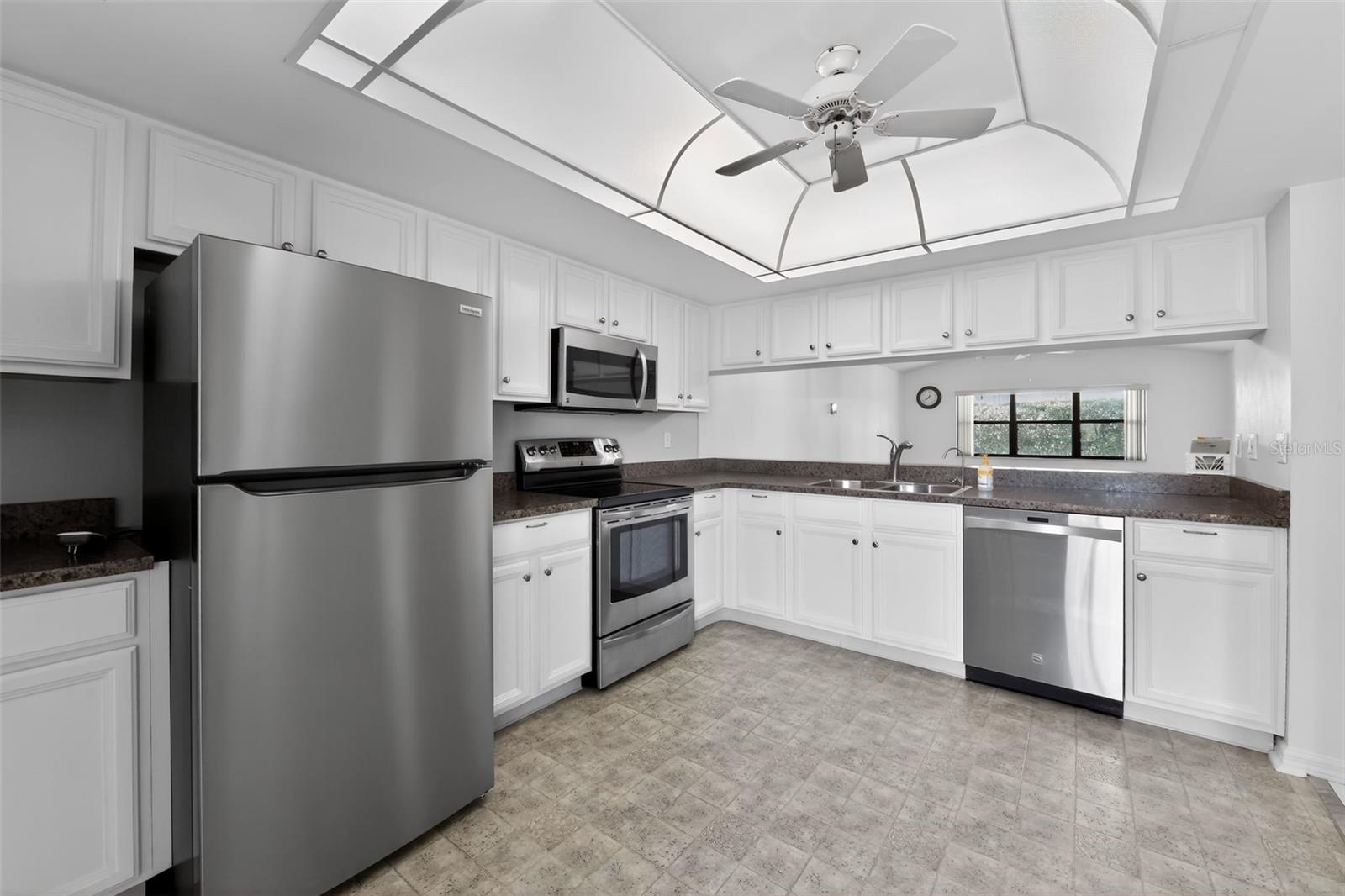 Image 4 of 30 For 3108 Sugar Pine Circle