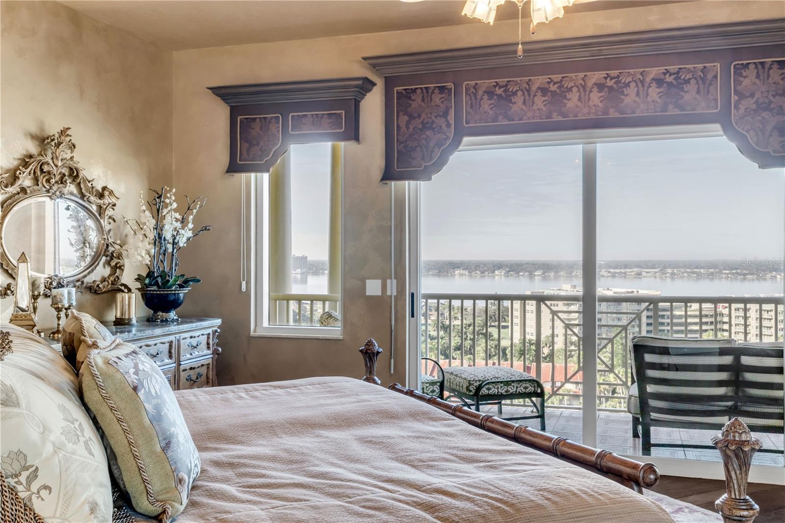 Image 21 of 53 For 2901 Atlantic Avenue Ph201