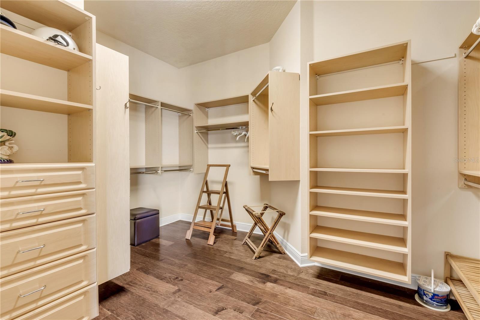 Image 22 of 53 For 2901 Atlantic Avenue Ph201