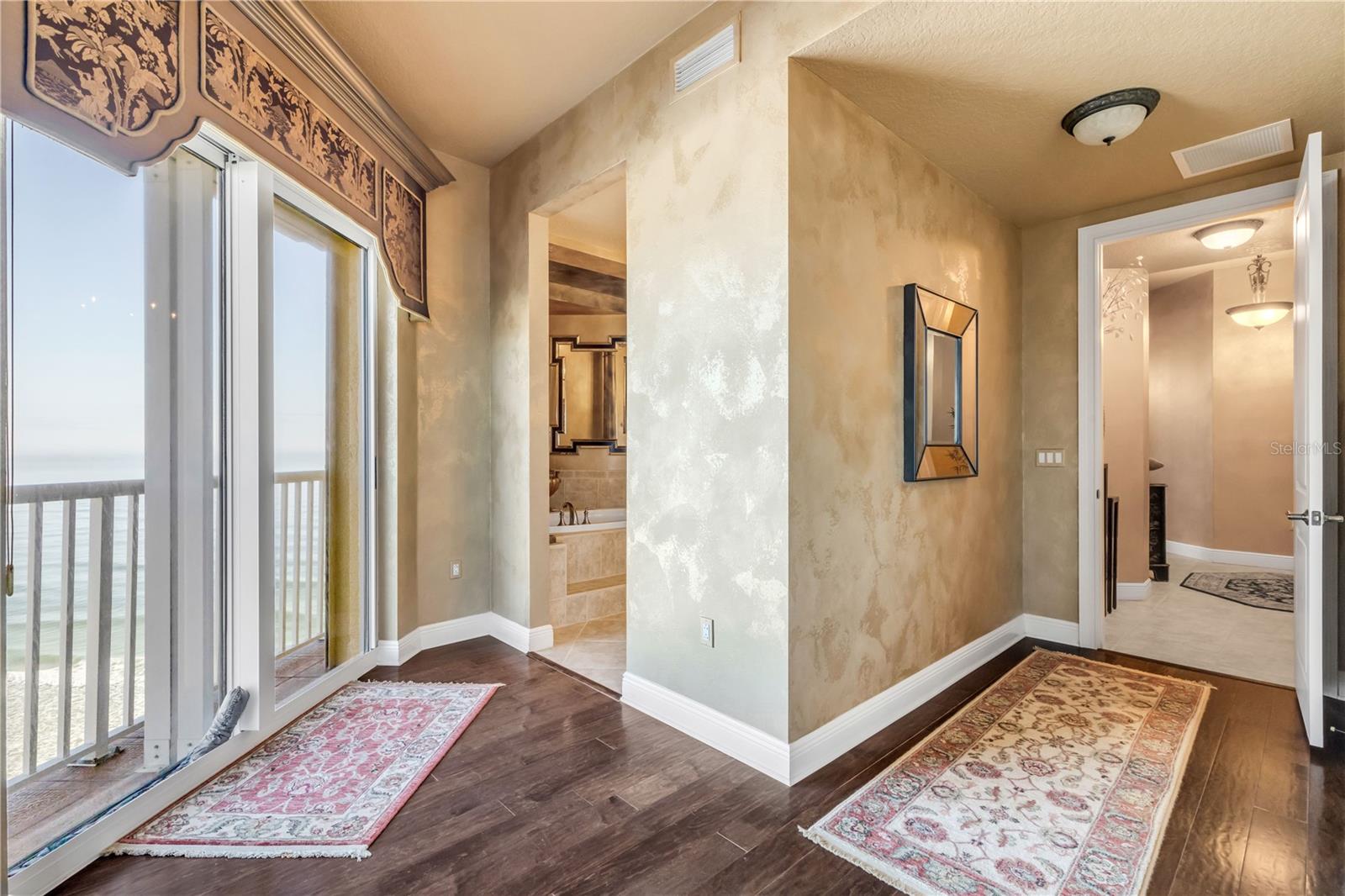 Image 26 of 53 For 2901 Atlantic Avenue Ph201