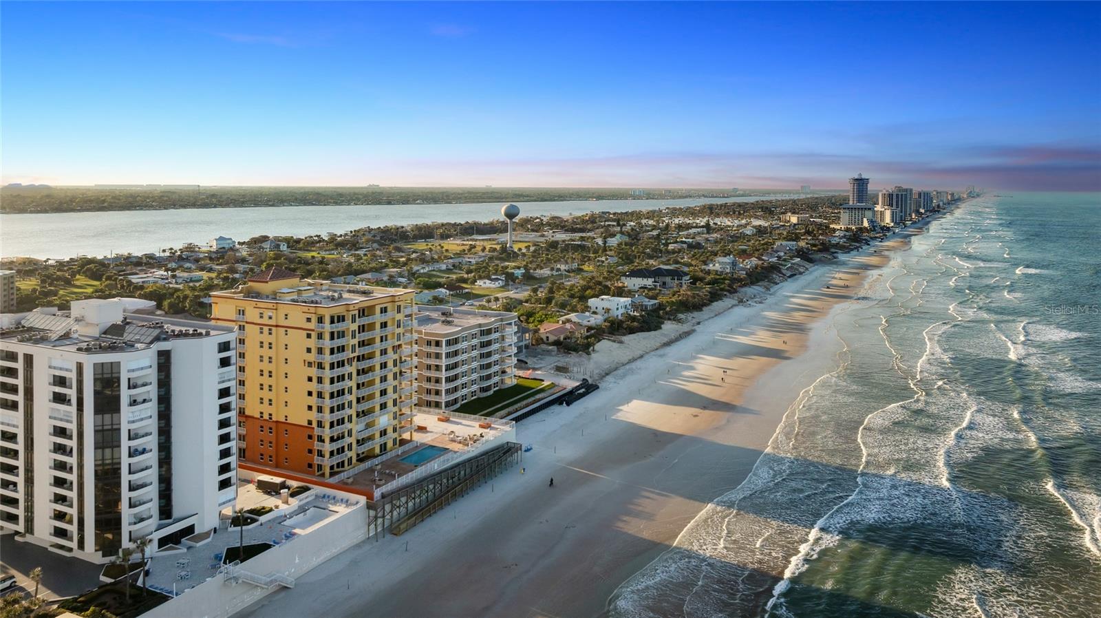 Image 4 of 53 For 2901 Atlantic Avenue Ph201