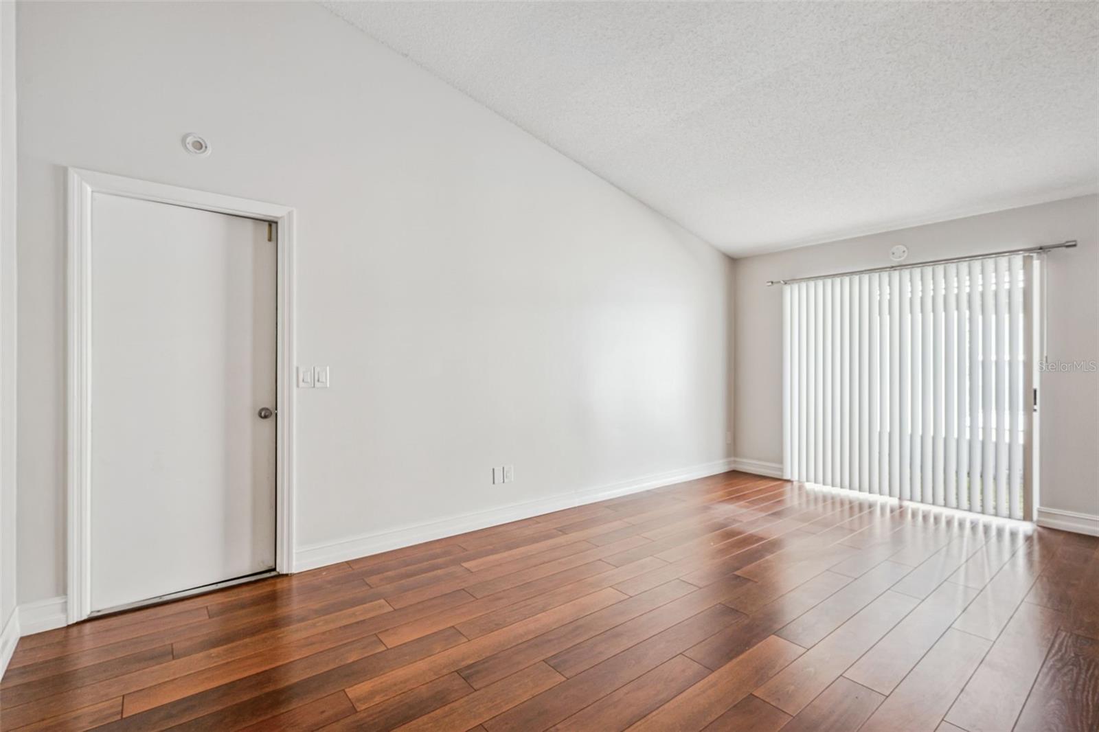 Image 4 of 21 For 1655 Tremont Lane