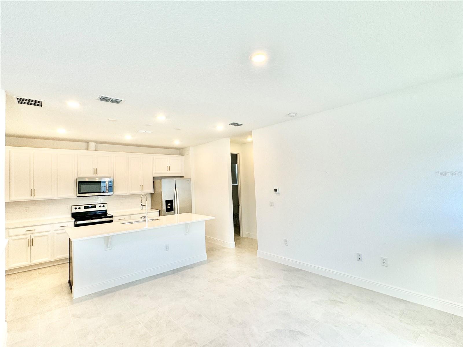 Image 20 of 36 For 9629 Saramago Alley