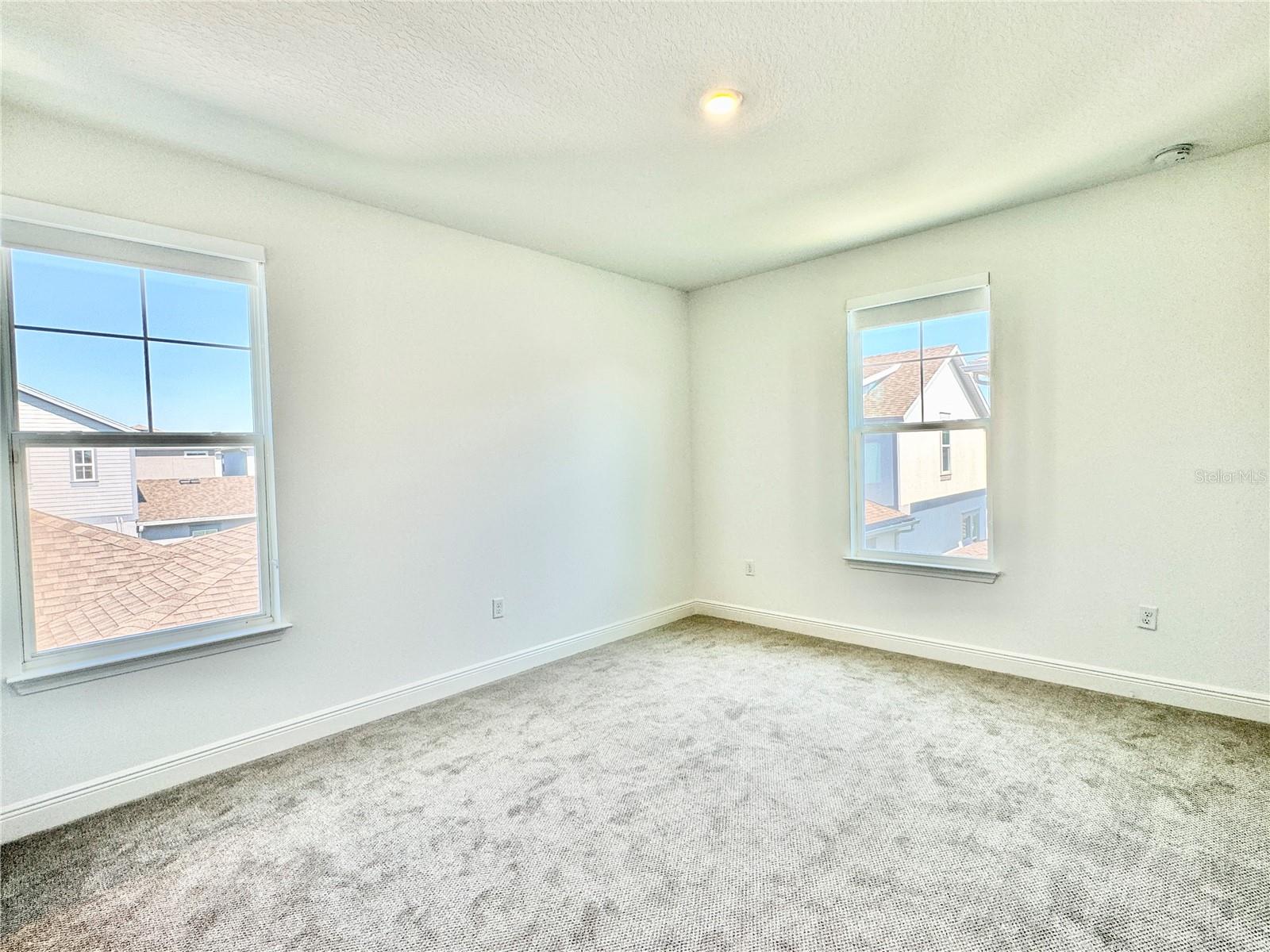 Image 4 of 36 For 9629 Saramago Alley