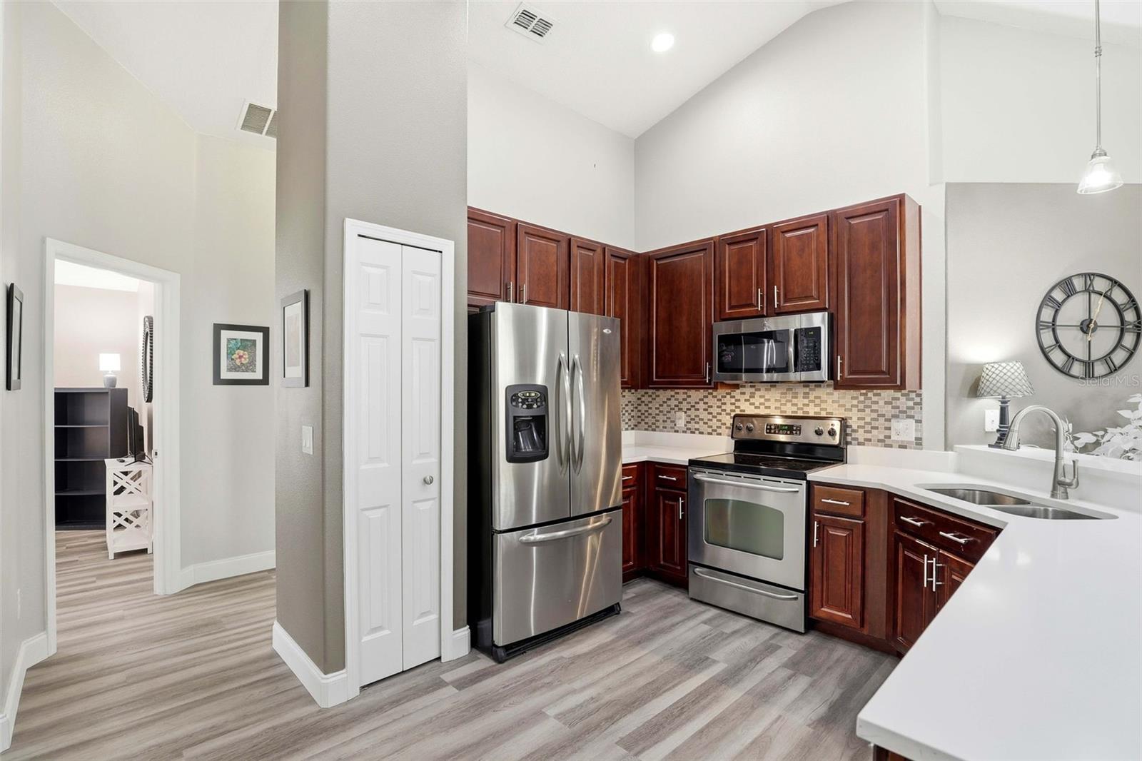 Listing photo id 12 for 5782 Great Egret Drive