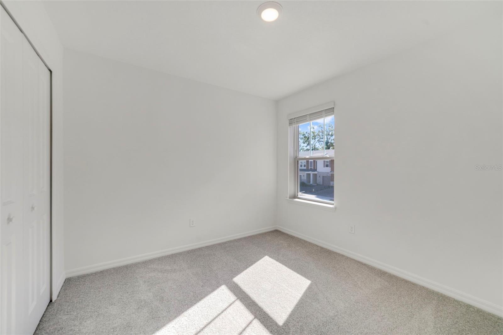 Image 13 of 25 For 1682 Greenleaf Woods Cove