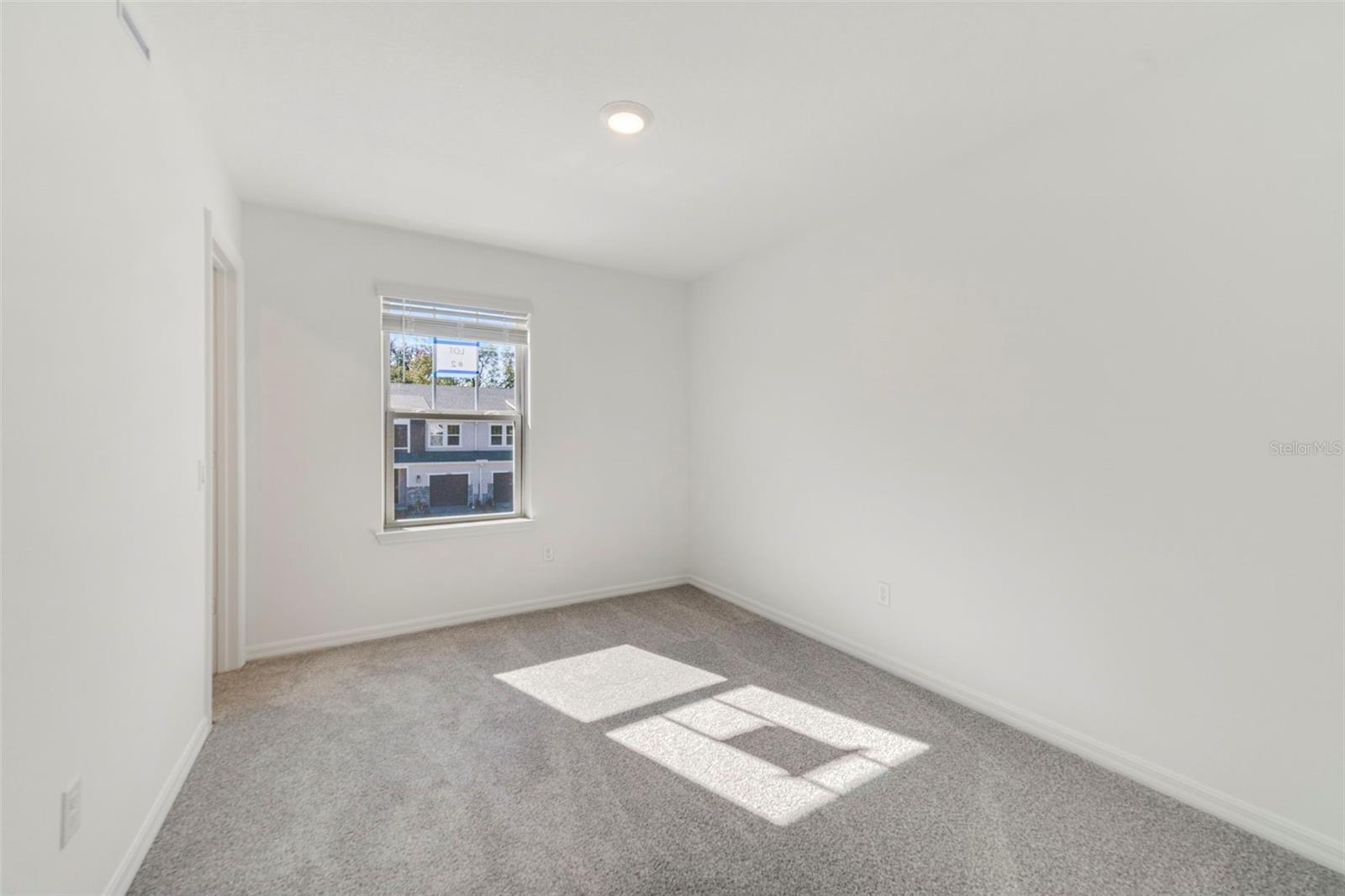 Image 16 of 25 For 1682 Greenleaf Woods Cove