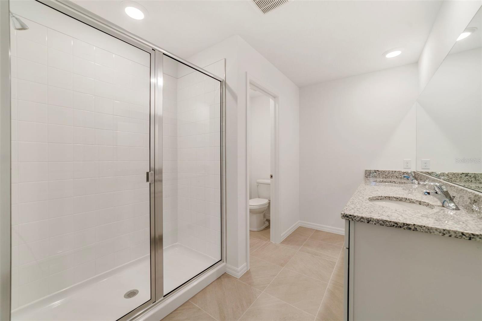 Image 22 of 25 For 1682 Greenleaf Woods Cove