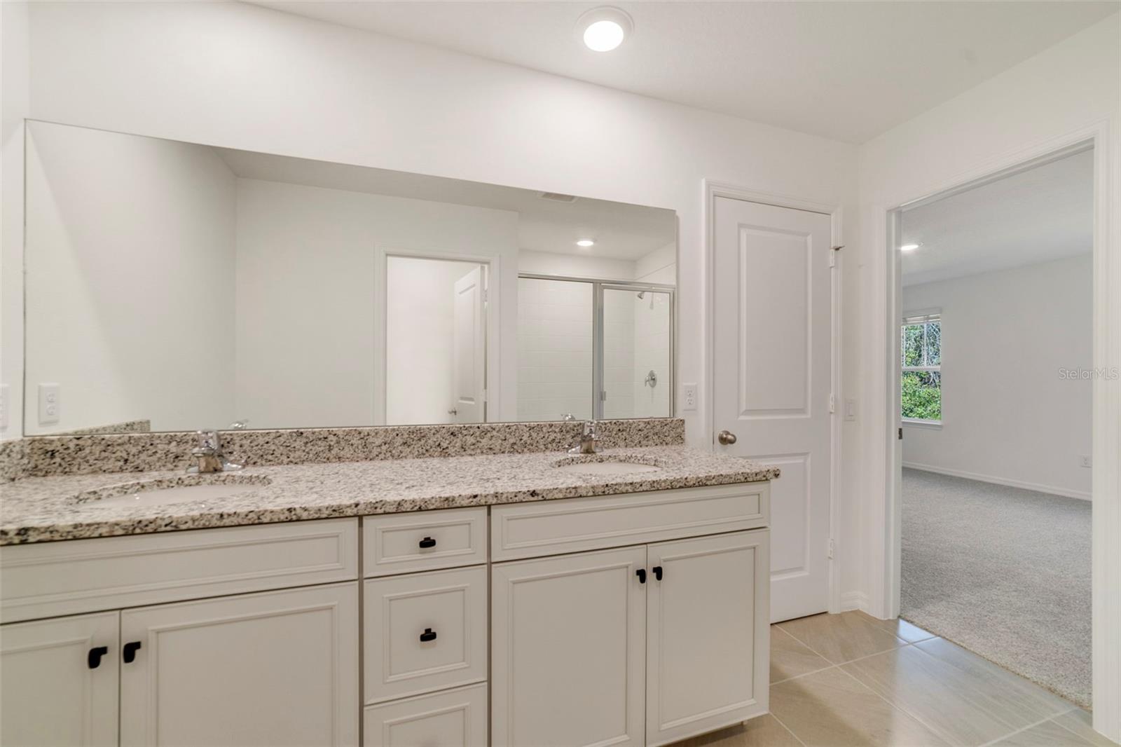 Image 23 of 25 For 1682 Greenleaf Woods Cove