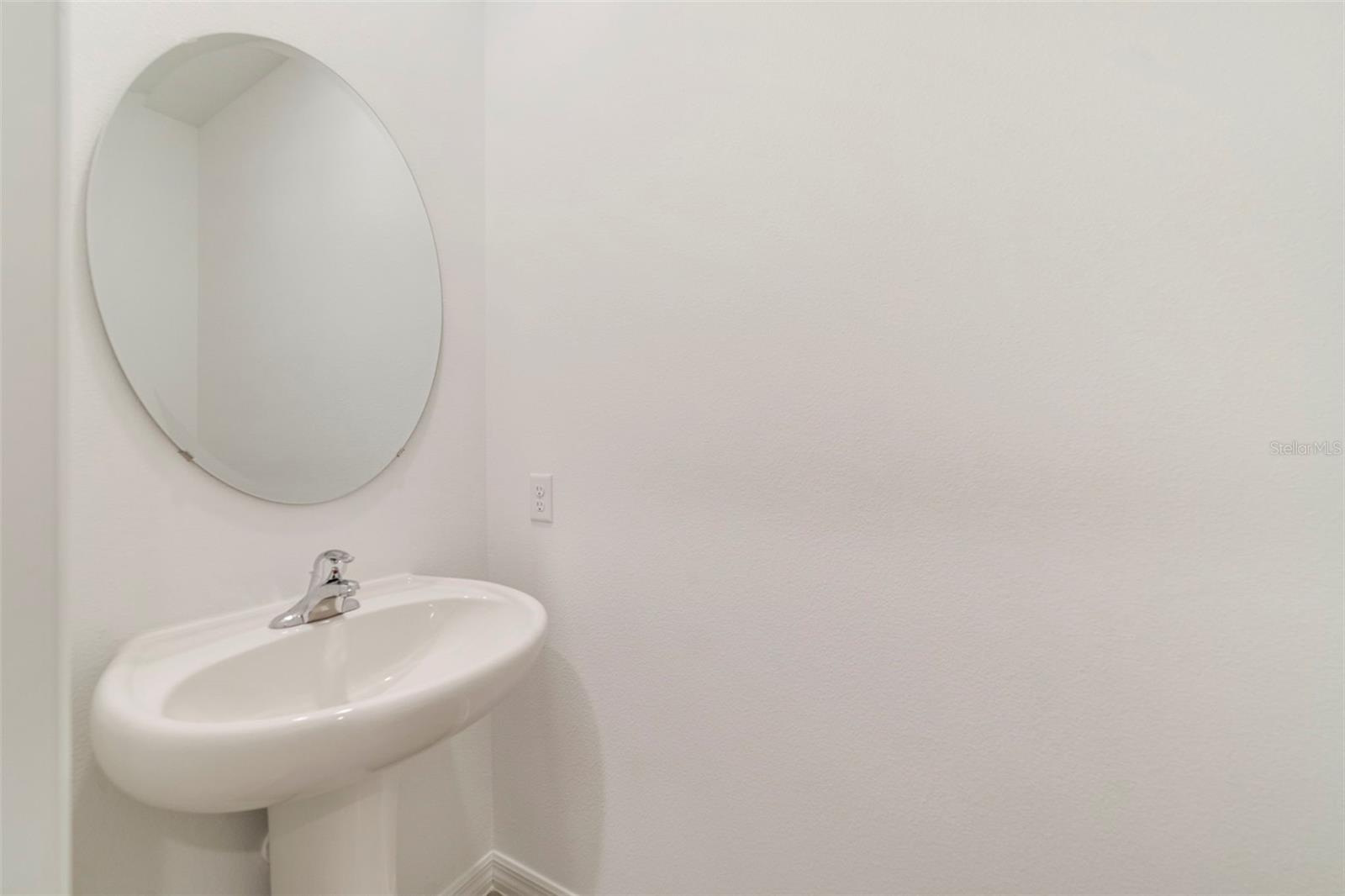 Image 3 of 25 For 1682 Greenleaf Woods Cove