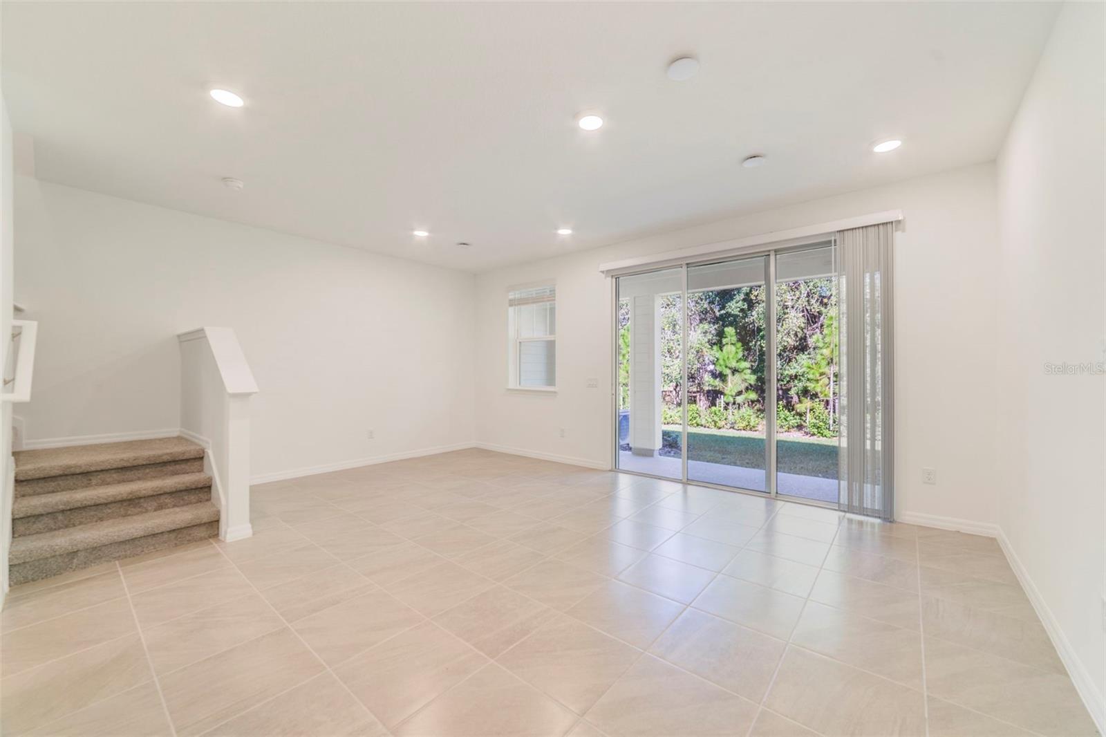 Image 8 of 25 For 1682 Greenleaf Woods Cove