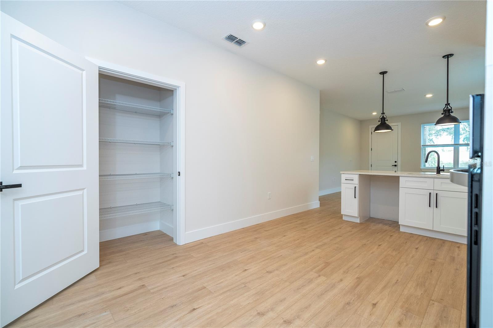 Image 20 of 24 For 3522 W Robinson St