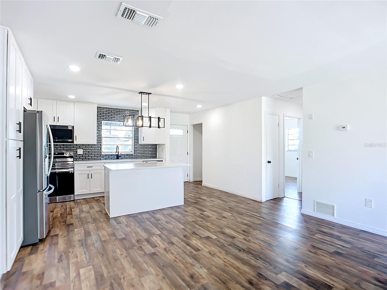 Image 10 of 42 For 603 65th Avenue Drive W