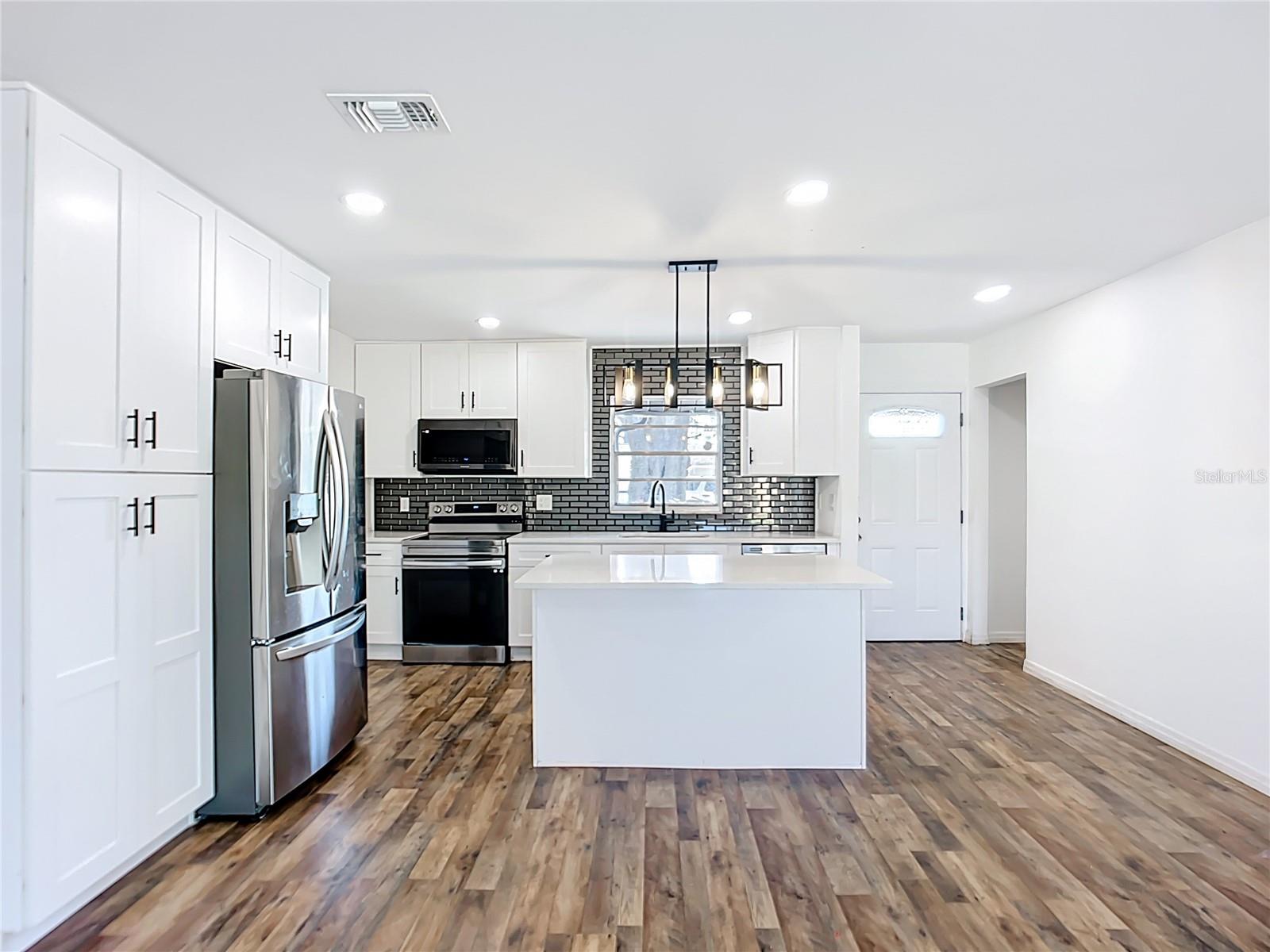 Image 11 of 42 For 603 65th Avenue Drive W