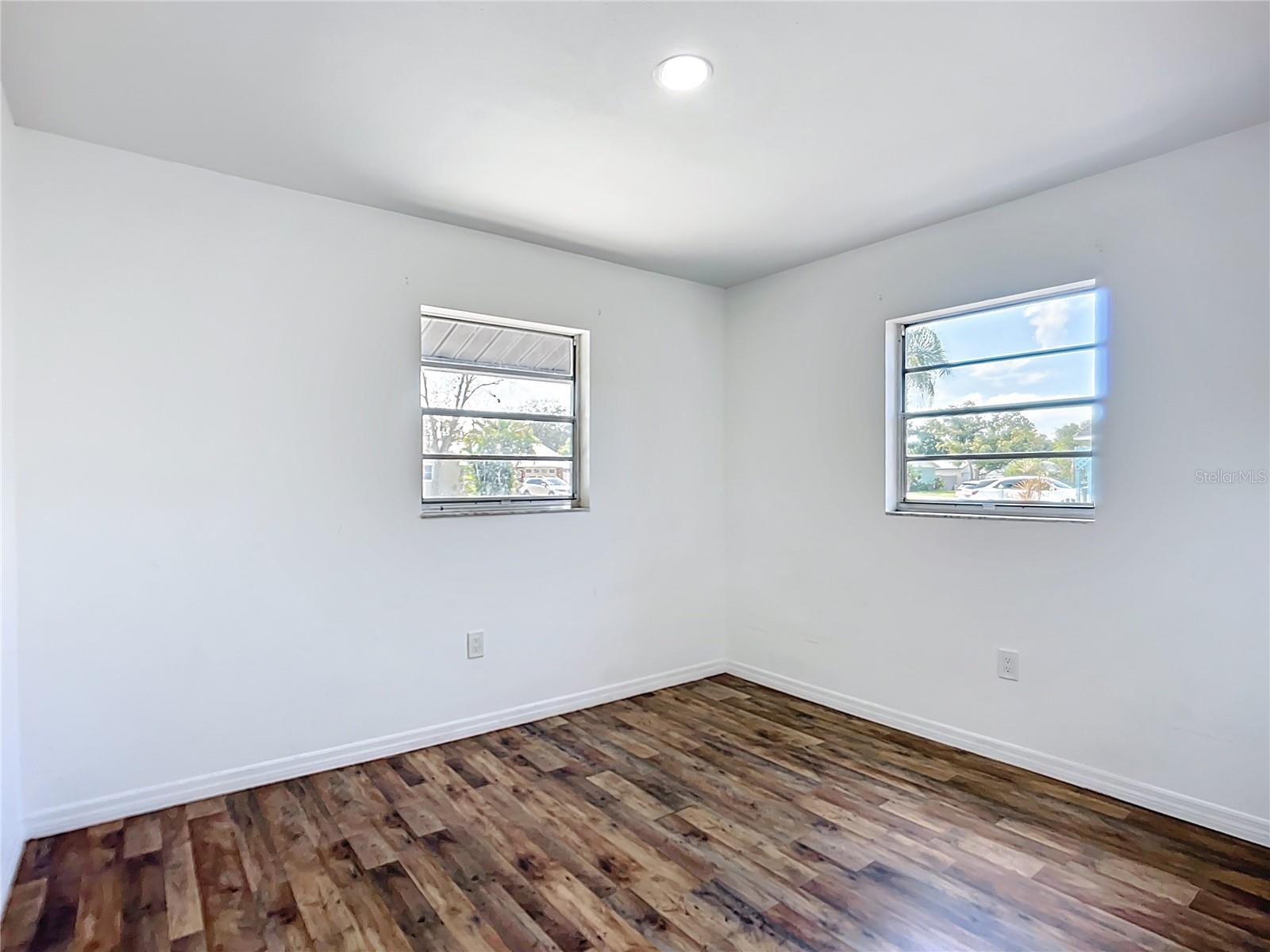 Image 21 of 42 For 603 65th Avenue Drive W