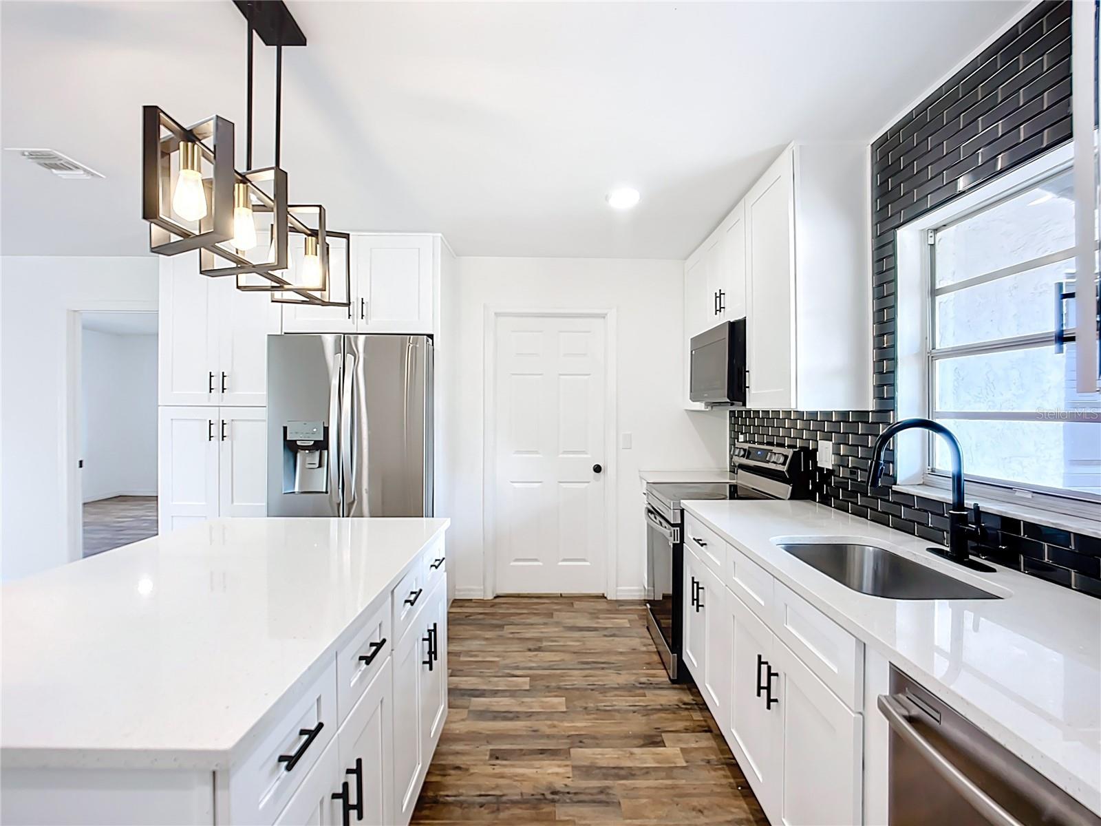 Image 5 of 42 For 603 65th Avenue Drive W