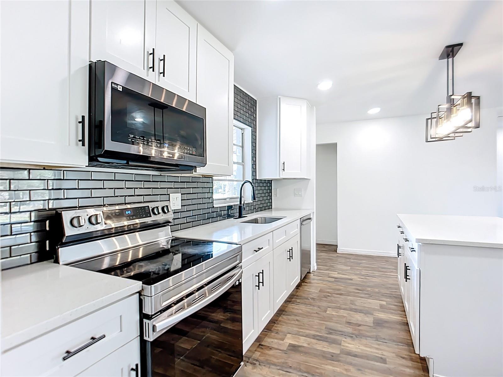 Image 7 of 42 For 603 65th Avenue Drive W