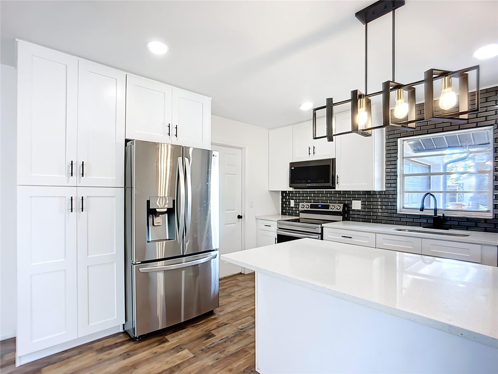 Image 9 of 42 For 603 65th Avenue Drive W