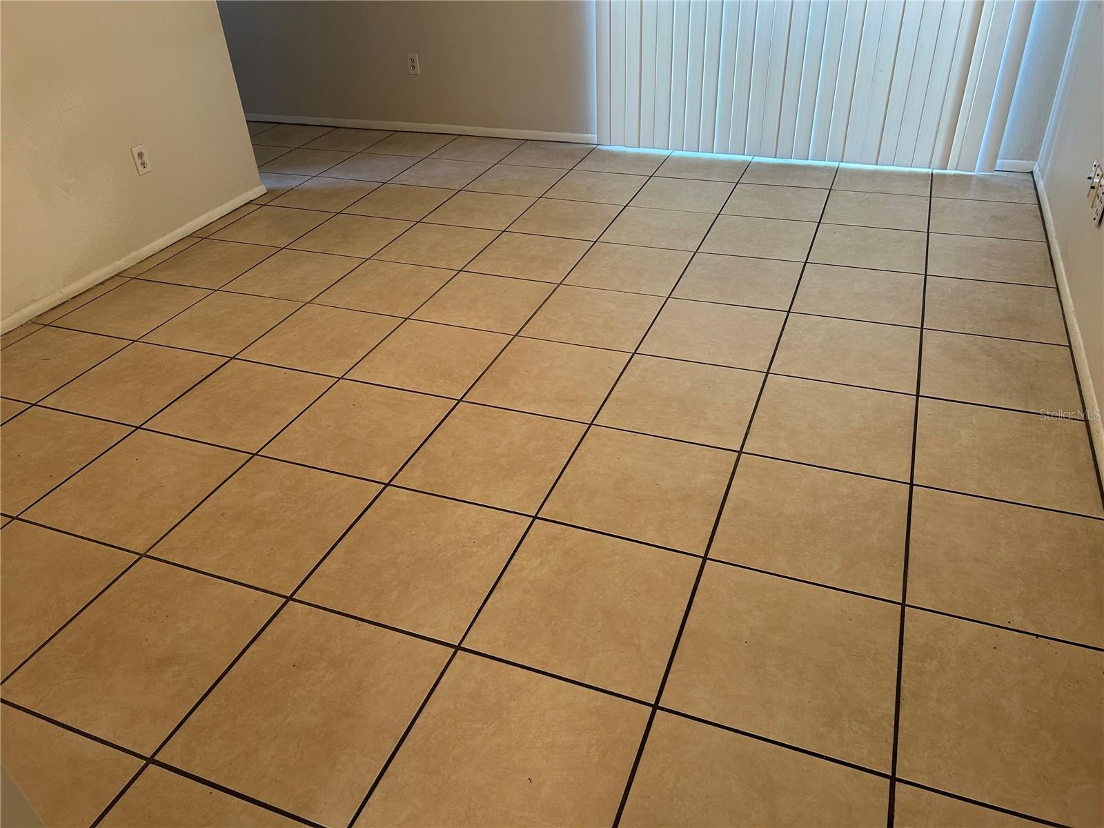 Image 3 of 7 For 2341 Bayswater Court