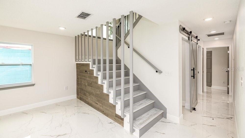 Image 11 of 32 For 1414 Harding Street