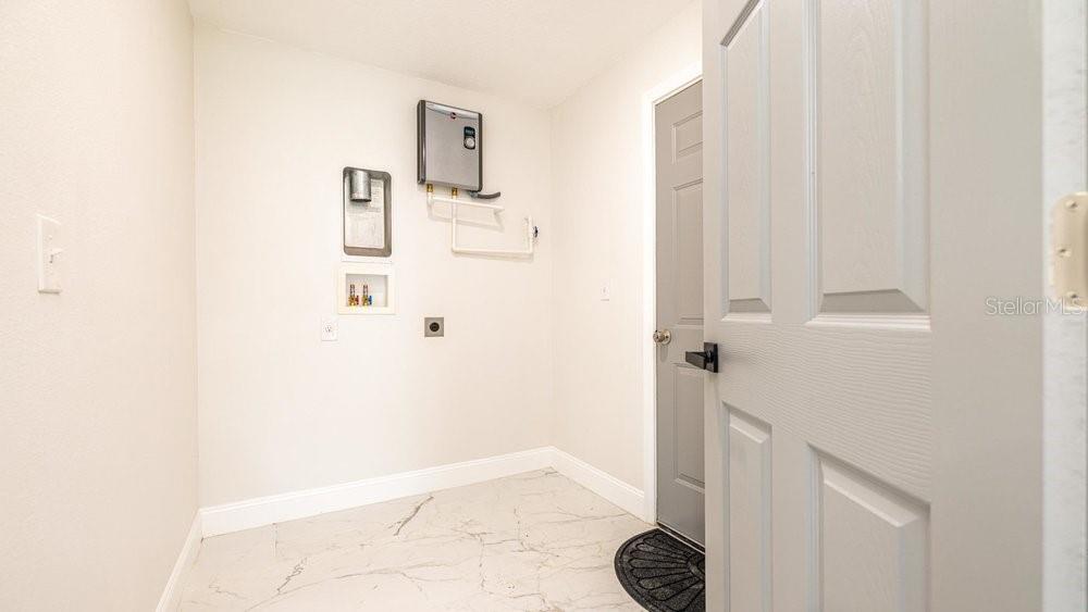 Image 24 of 32 For 1414 Harding Street