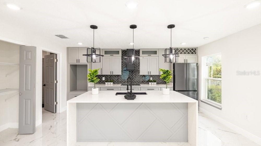 Image 3 of 32 For 1414 Harding Street