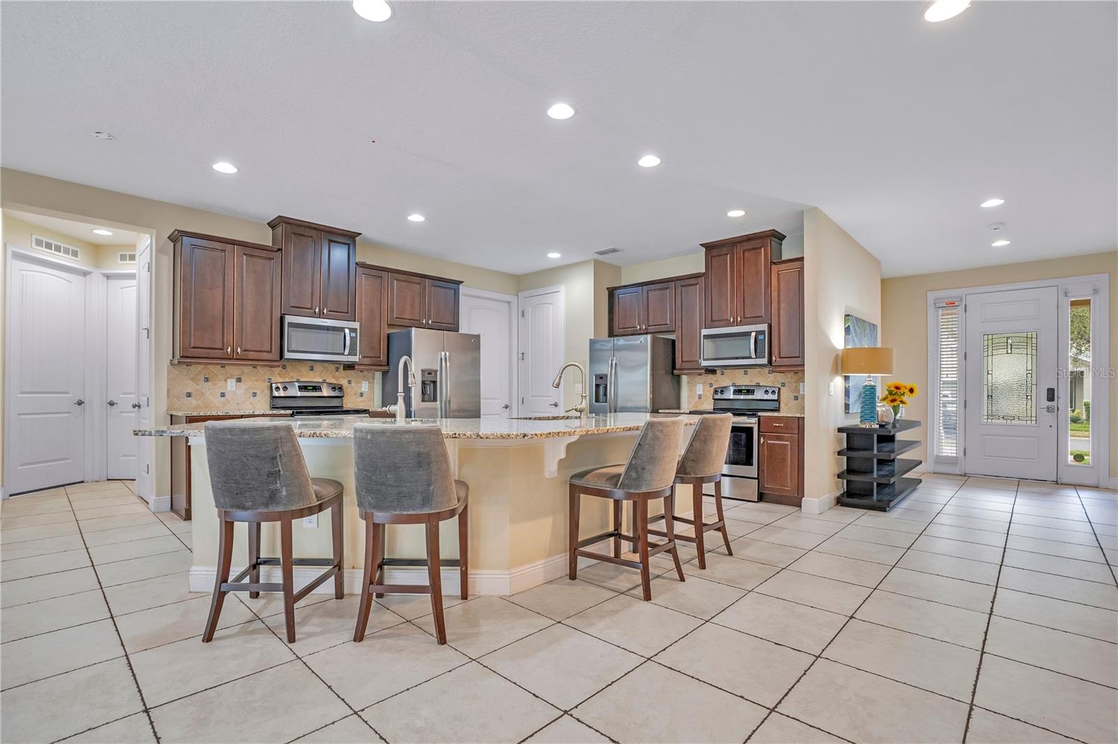 Image 5 of 71 For 7616 Brookhurst Lane