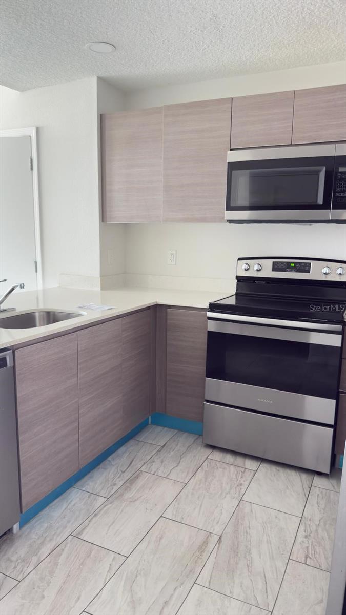 Image 20 of 35 For 751 Isaacville Drive 107