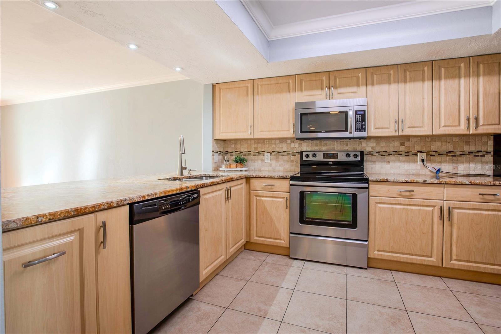 Image 4 of 22 For 3300 Beneva  214