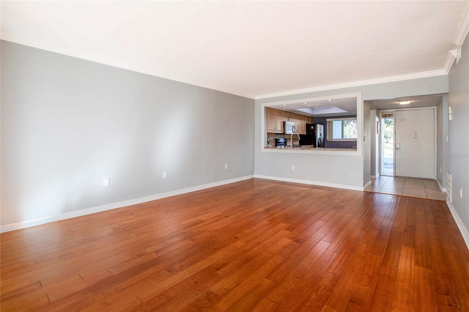 Image 5 of 22 For 3300 Beneva  214