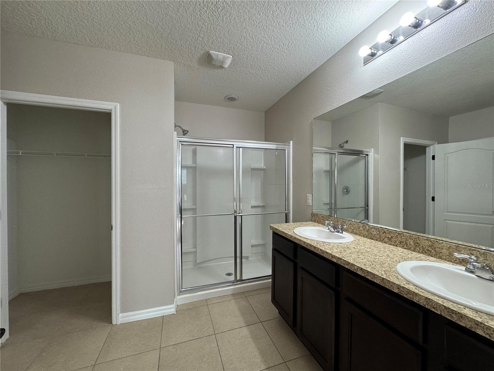 Image 10 of 19 For 560 Lake Cummings Way