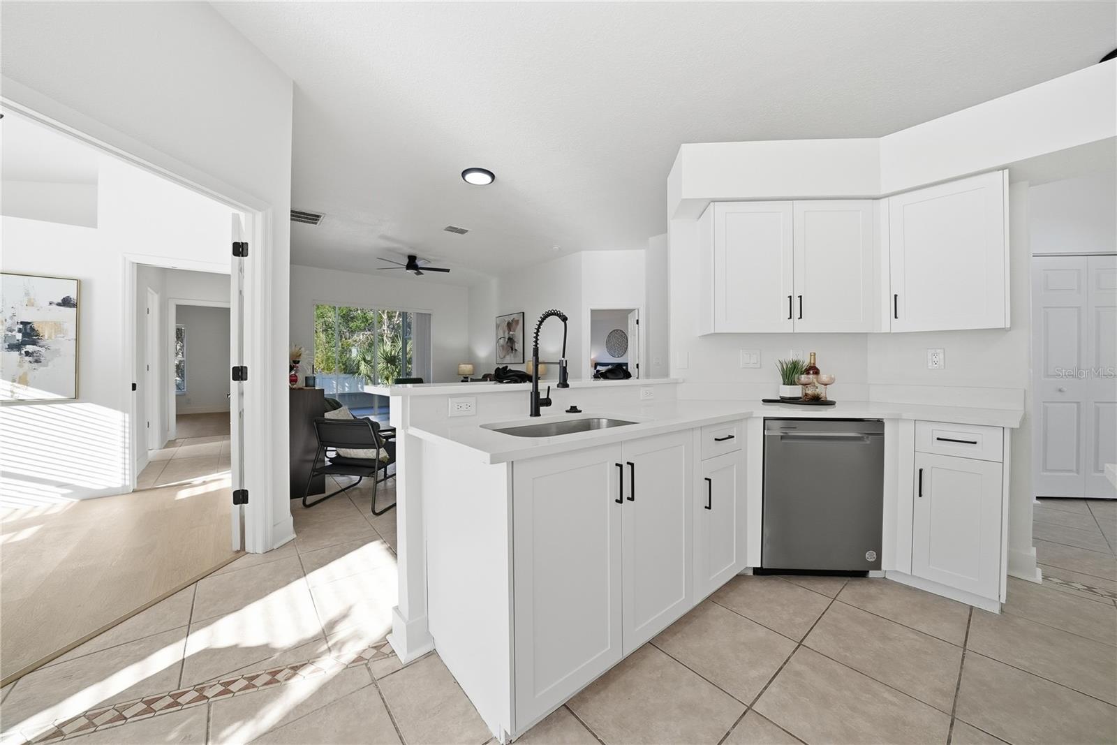 Image 14 of 41 For 1407 Watermill Circle