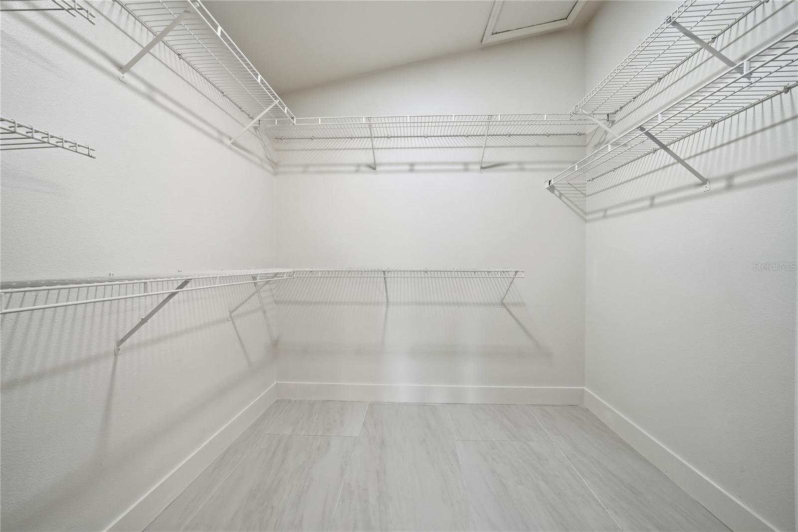 Image 28 of 41 For 1407 Watermill Circle