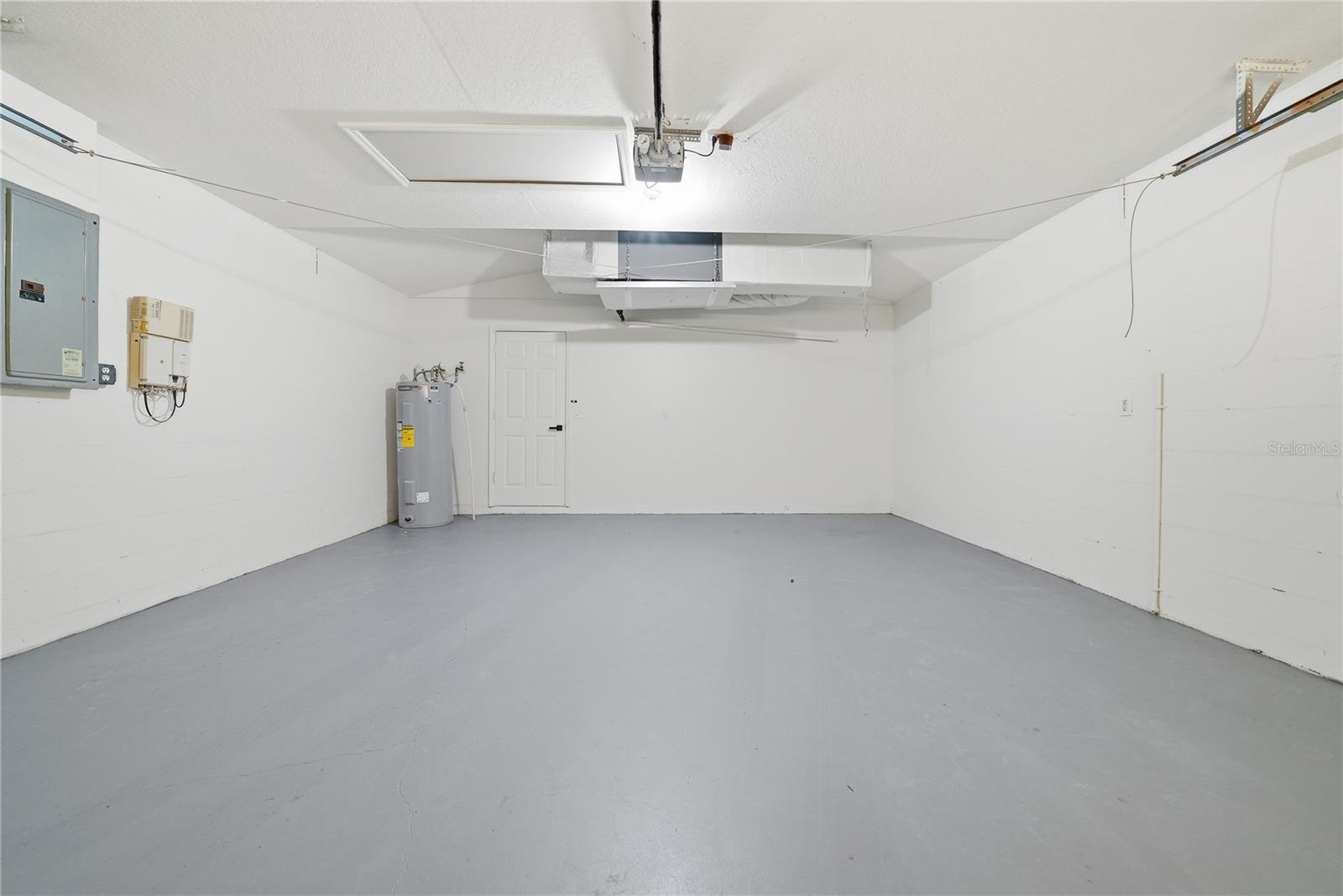 Image 35 of 41 For 1407 Watermill Circle